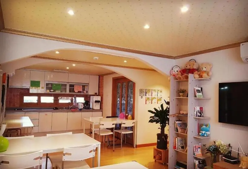 اتاق خانوادگی, Tongyeong One Guesthouse