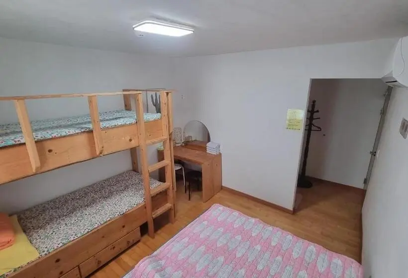 اتاق خانوادگی, Tongyeong One Guesthouse