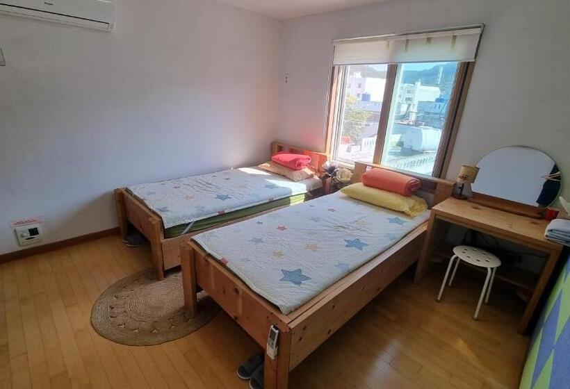 Номер Стандарт, Tongyeong One Guesthouse