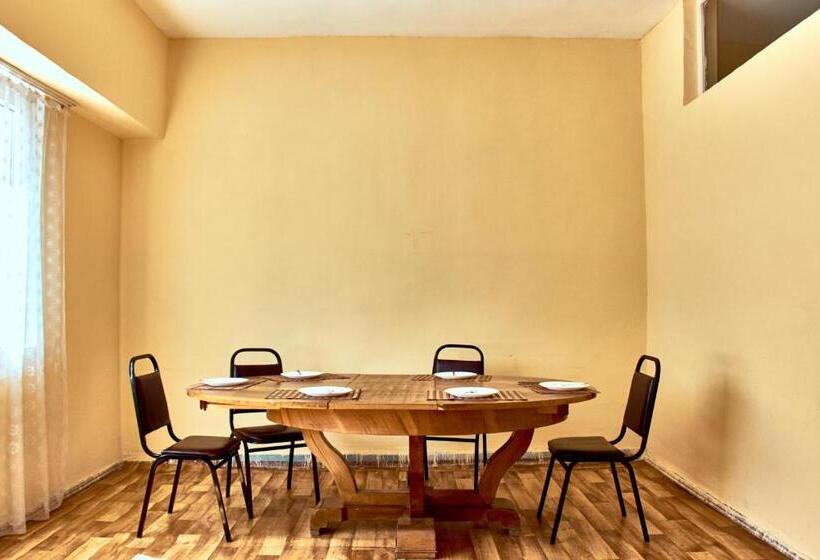 اتاق استاندارد چهار تخته, Gorihouse