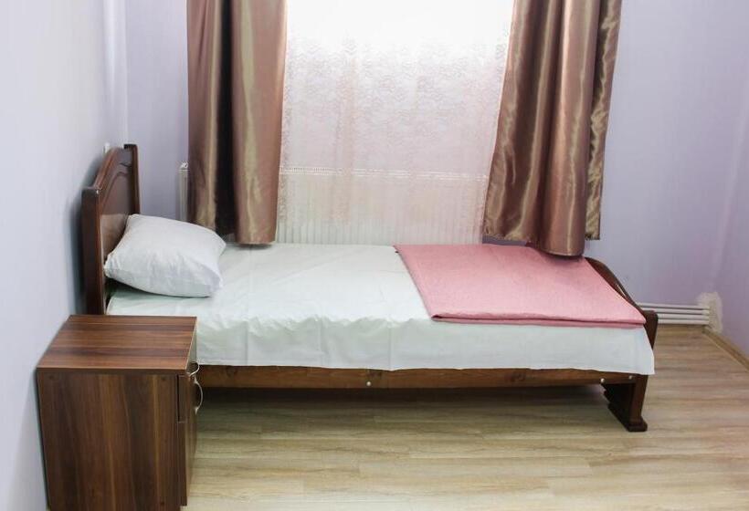 اتاق استاندارد, Gorihouse