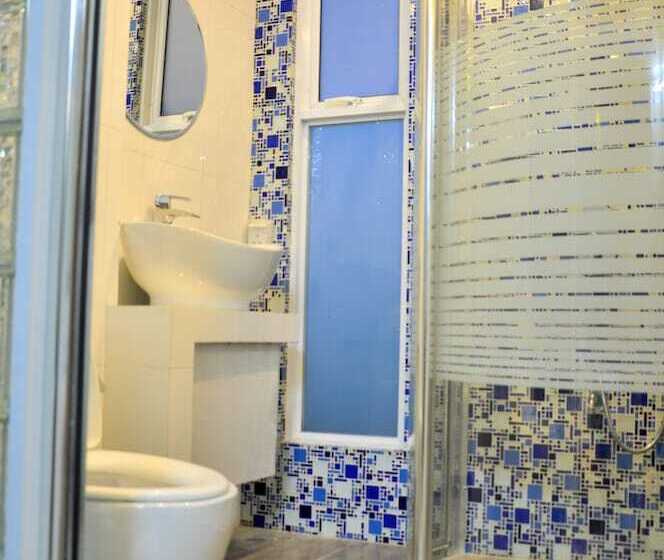 חדר סופריור, Star Shell