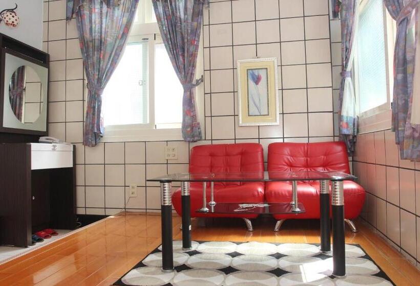 اتاق اکونومی, Hsin Hsin