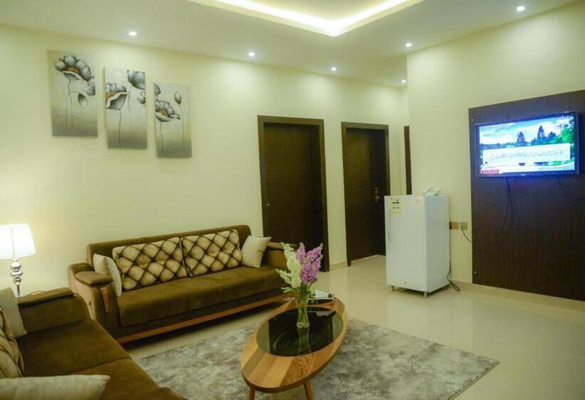 דירת שלושה חדרים, Gardenia Furnished Units