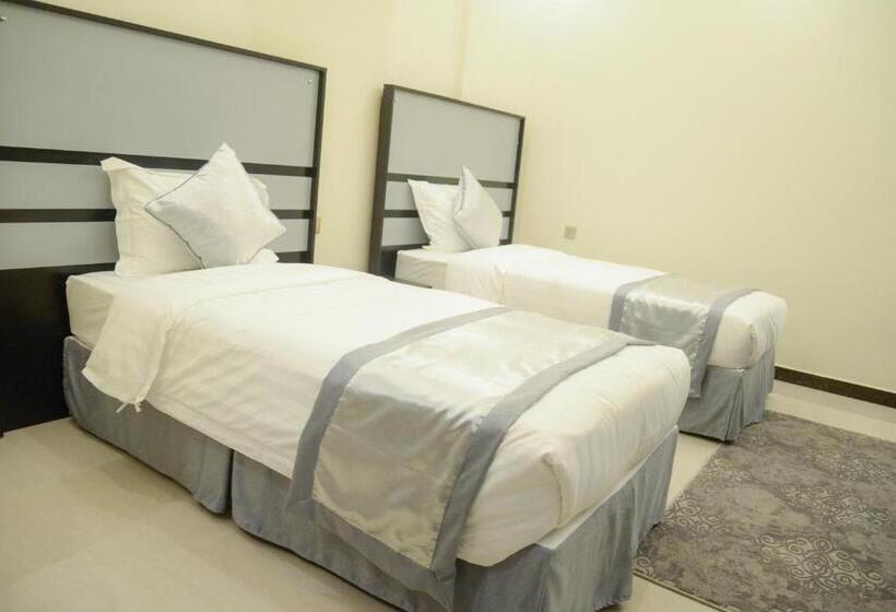 דירת שלושה חדרים, Gardenia Furnished Units