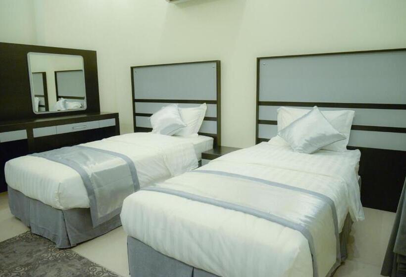 דירת שלושה חדרים, Gardenia Furnished Units