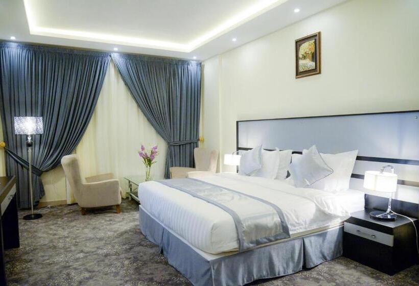 דירת חדר, Gardenia Furnished Units