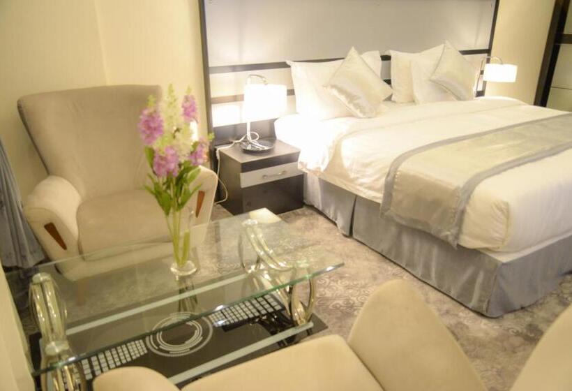 דירת חדר, Gardenia Furnished Units