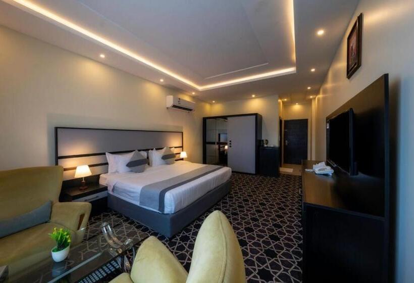 דירת חדר, Gardenia Furnished Units