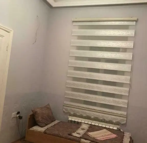 اتاق اکونومی, Beaming_house