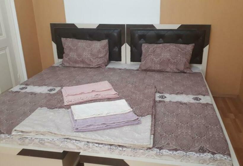 اتاق اکونومی, Beaming_house