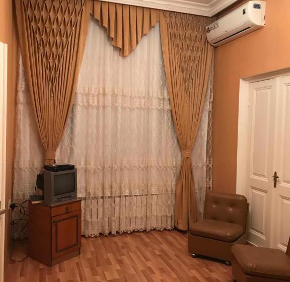 اتاق اکونومی, Beaming_house