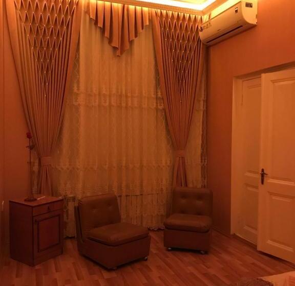 اتاق اکونومی, Beaming_house