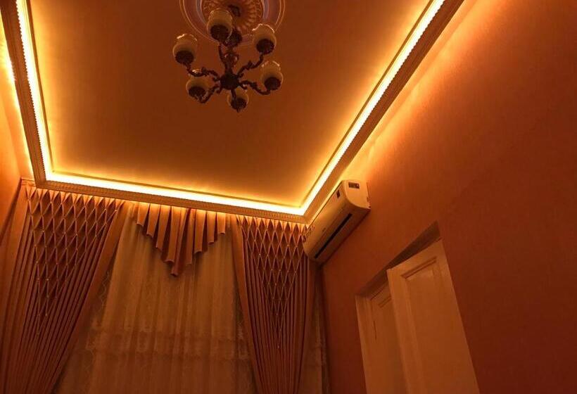 اتاق اکونومی, Beaming_house