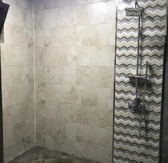 اتاق استاندارد چهار تخته, Beaming_house