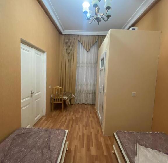 اتاق اکونومی, Beaming_house
