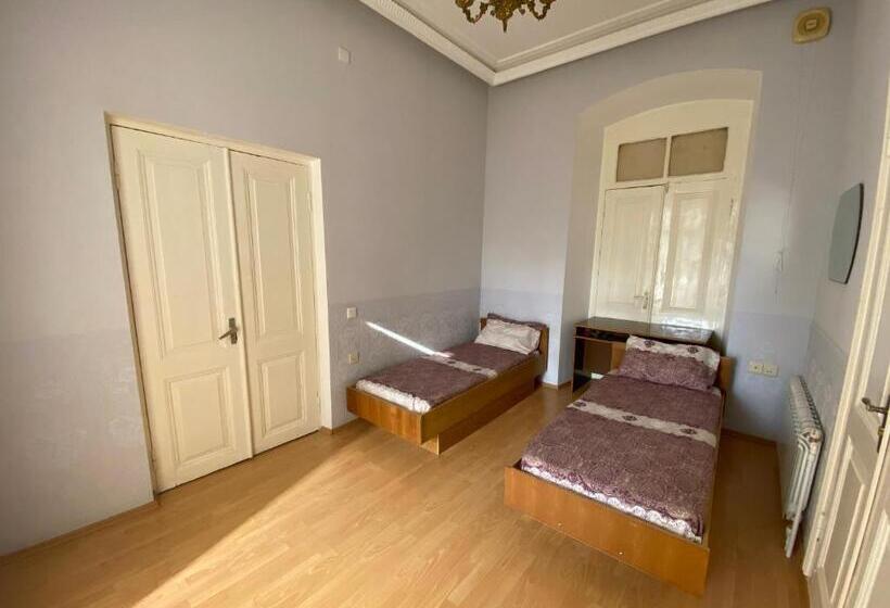 اتاق استاندارد, Beaming_house