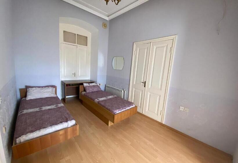 اتاق استاندارد, Beaming_house