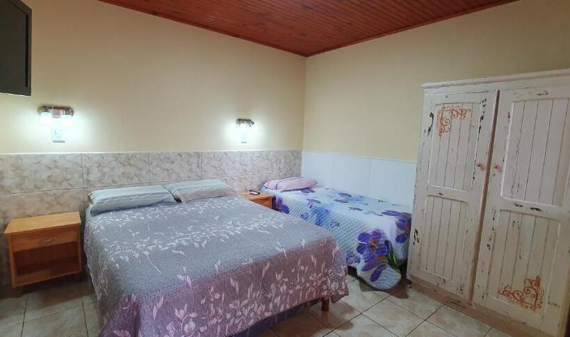 غرفة إقتصادية ثلاثية, Hospedaje Jose Gorgues