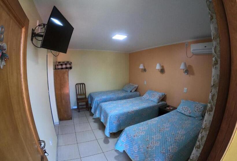 غرفة كومفورت ثلاثية, Hospedaje Jose Gorgues