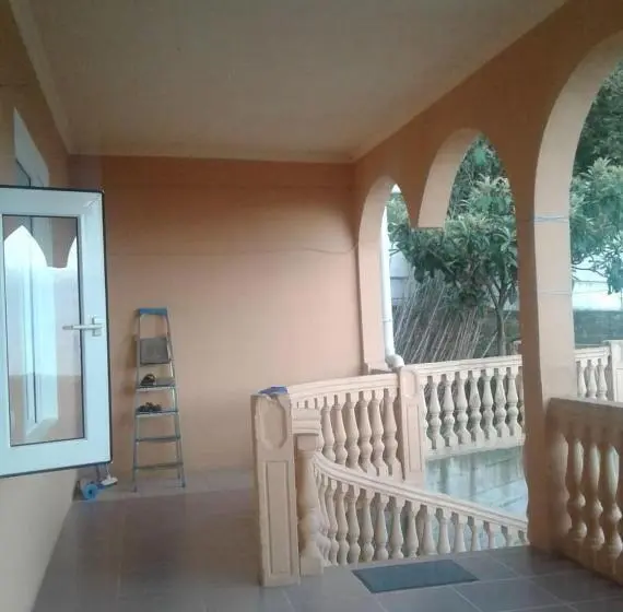 استودیو خانوادگی, House Anna