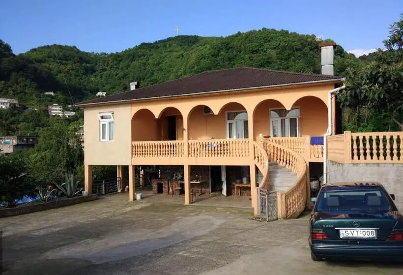 اتاق سوپریور, House Anna