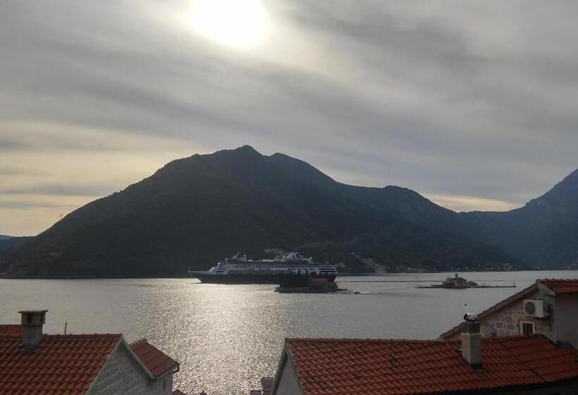 اتاق استاندارد با سرویس بهداشتی مشترک, Bellavistazmukic Guesthouse