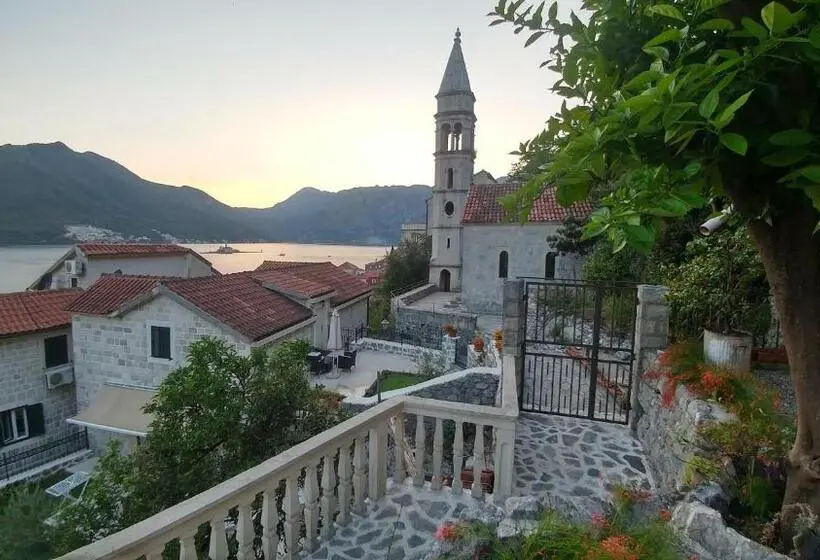 اتاق استاندارد با سرویس بهداشتی مشترک, Bellavistazmukic Guesthouse