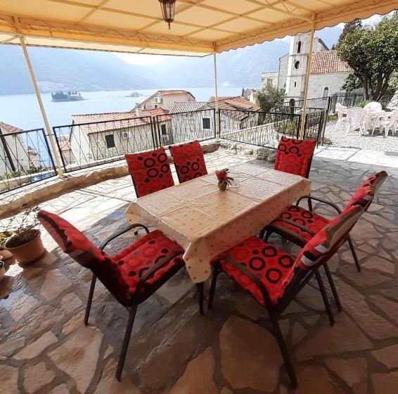 اتاق استاندارد با سرویس بهداشتی مشترک, Bellavistazmukic Guesthouse