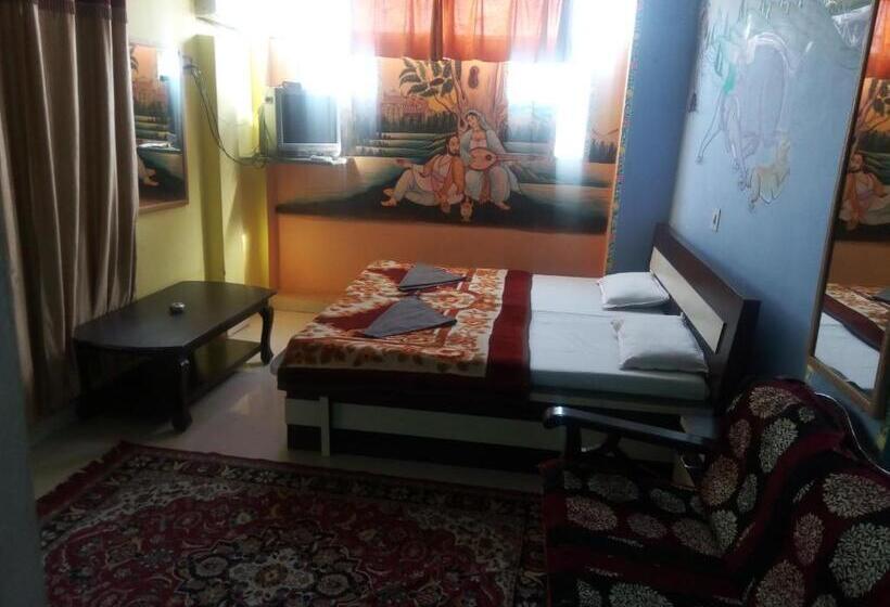 スーペリアールーム, Milk Man Guest House