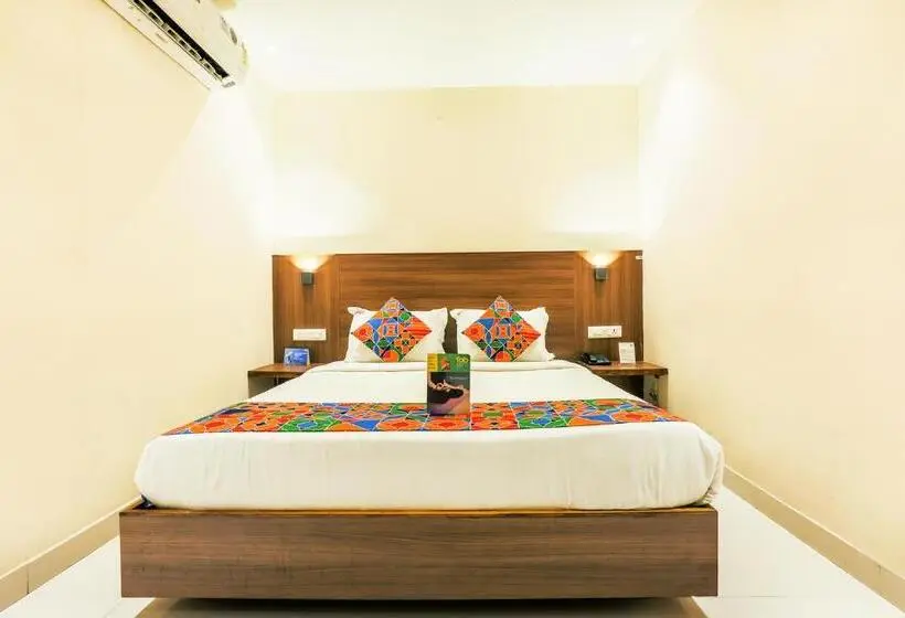 スイート, Fabhotel Rr Grand Next To Trendset Mall