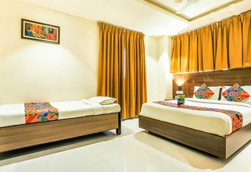 Номер Deluxe, Fabhotel Rr Grand   Next To Trendset Mall