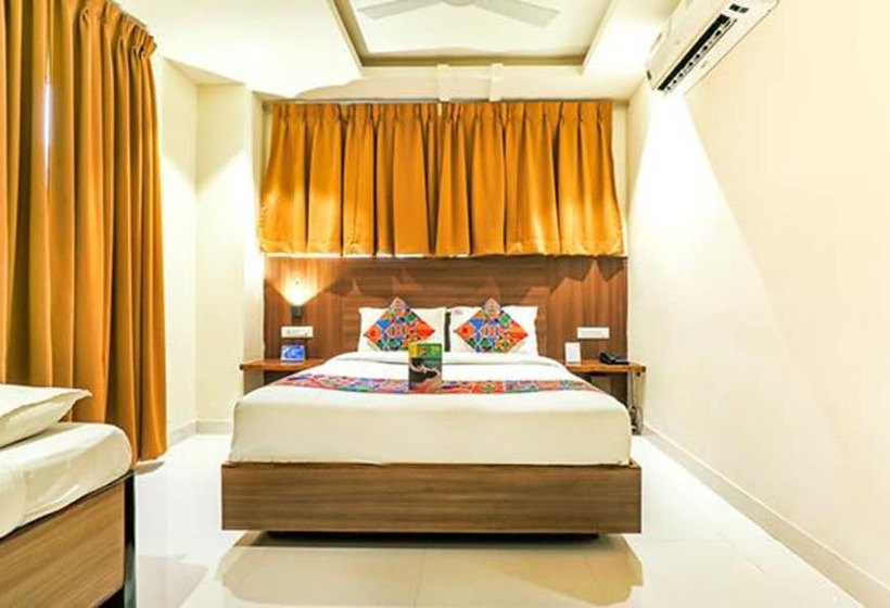 Номер Deluxe, Fabhotel Rr Grand   Next To Trendset Mall