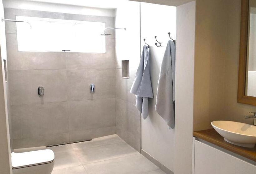 חדר משפחתי נוף לגינה, Canal Guest House