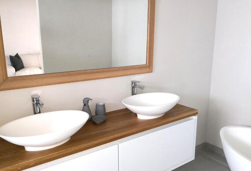 חדר משפחתי נוף לגינה, Canal Guest House