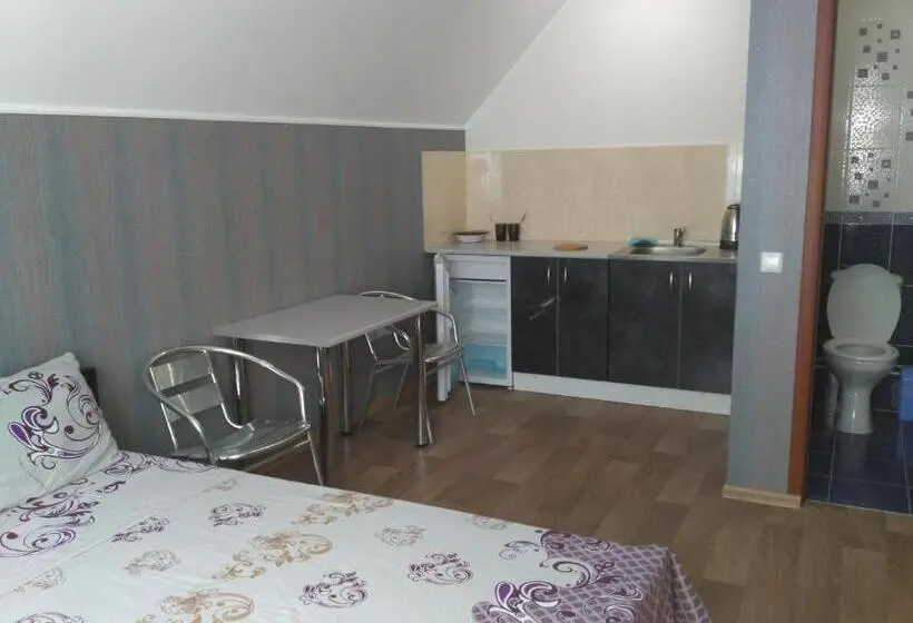 Comfort Kolmen Hengen Huone, Guest House Relax