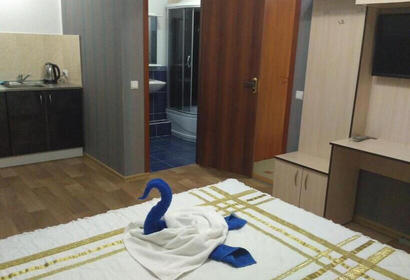 Трехместный Номер Комфорт, Guest House Relax