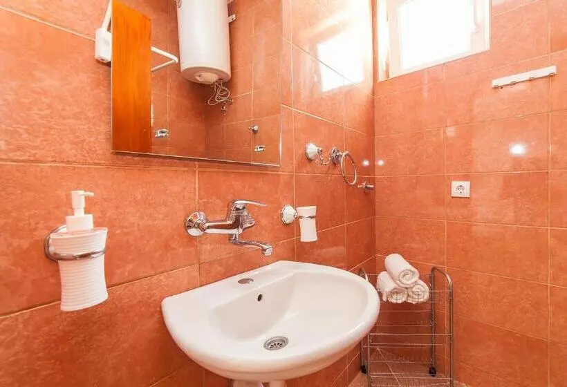 キングサイドベッドのスタンダードワンルーム, Apartments Vjera Petrovac