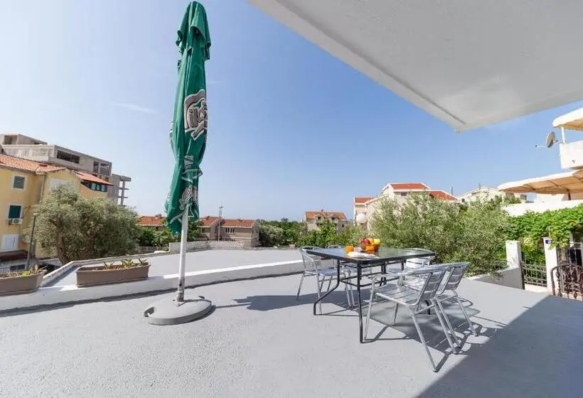 スタンダードスタジオ, Apartments Vjera Petrovac
