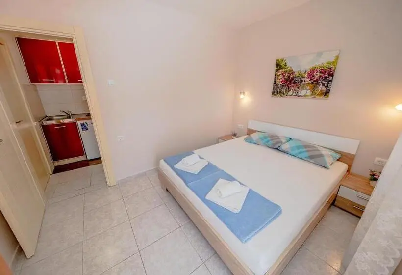 テラス付き１ベッドルームアパートメント, Apartments Vjera Petrovac