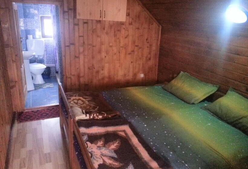 غرفة قياسية سرير كينج, Delia