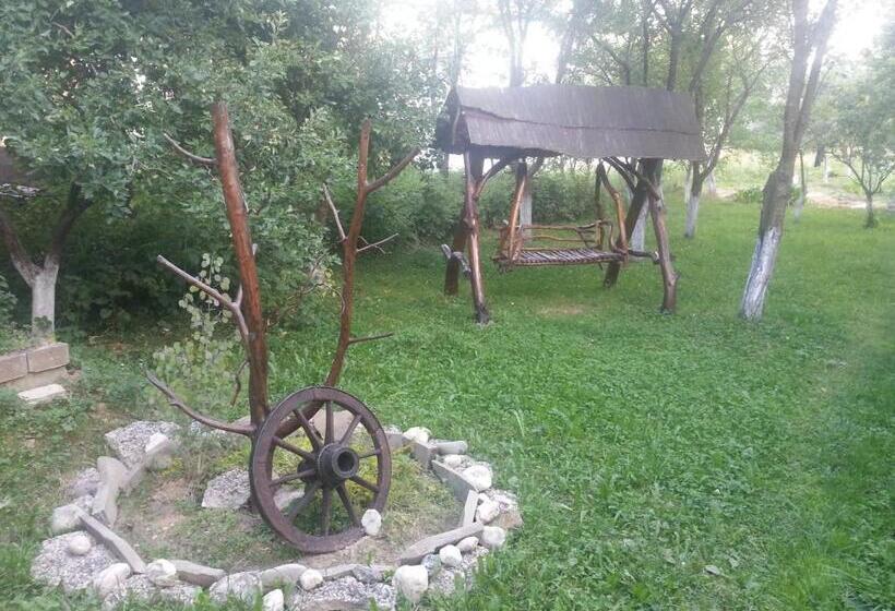 غرفة قياسية سرير كينج, Delia