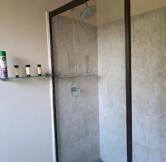 اتاق لوکس با تخت بزرگ, Jacaranda