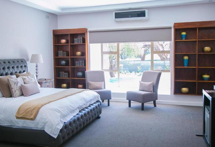 اتاق لوکس با تخت بزرگ, Jacaranda