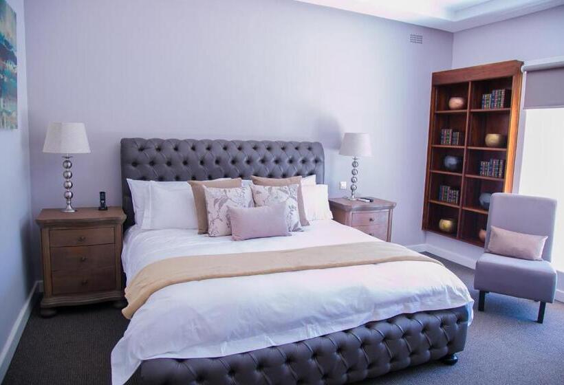 اتاق لوکس با تخت بزرگ, Jacaranda