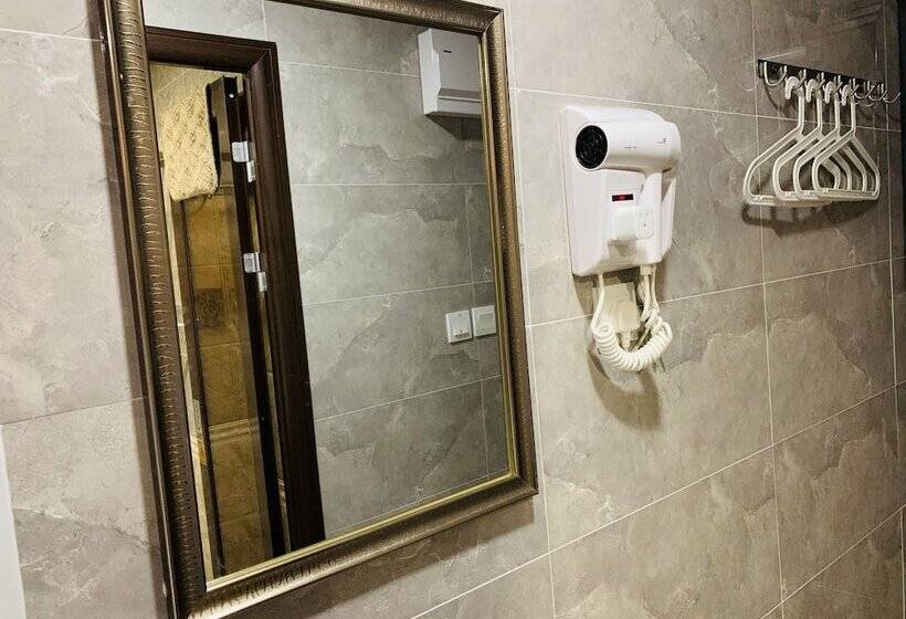 اتاق استاندارد سه نفره, Victoria Inn