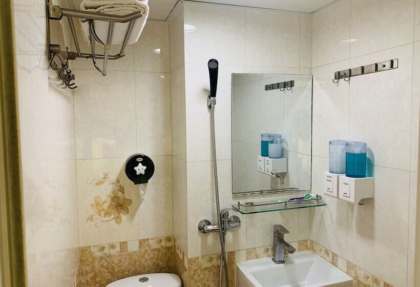 اتاق استاندارد سه نفره, Victoria Inn