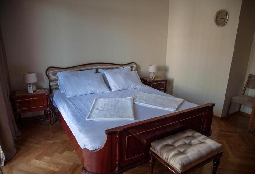 اتاق اکونومی, Cozy Guest House In Old Batumi