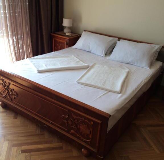 اتاق اکونومی, Cozy Guest House In Old Batumi