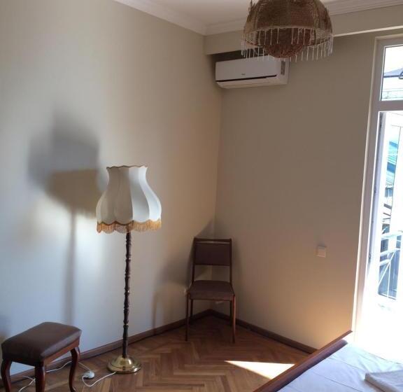 Economy Room, Cozy Guest House In Old Batumi